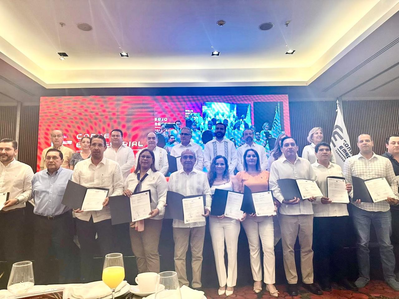 Firma del convenio CCE–NAFIN/Bancomext